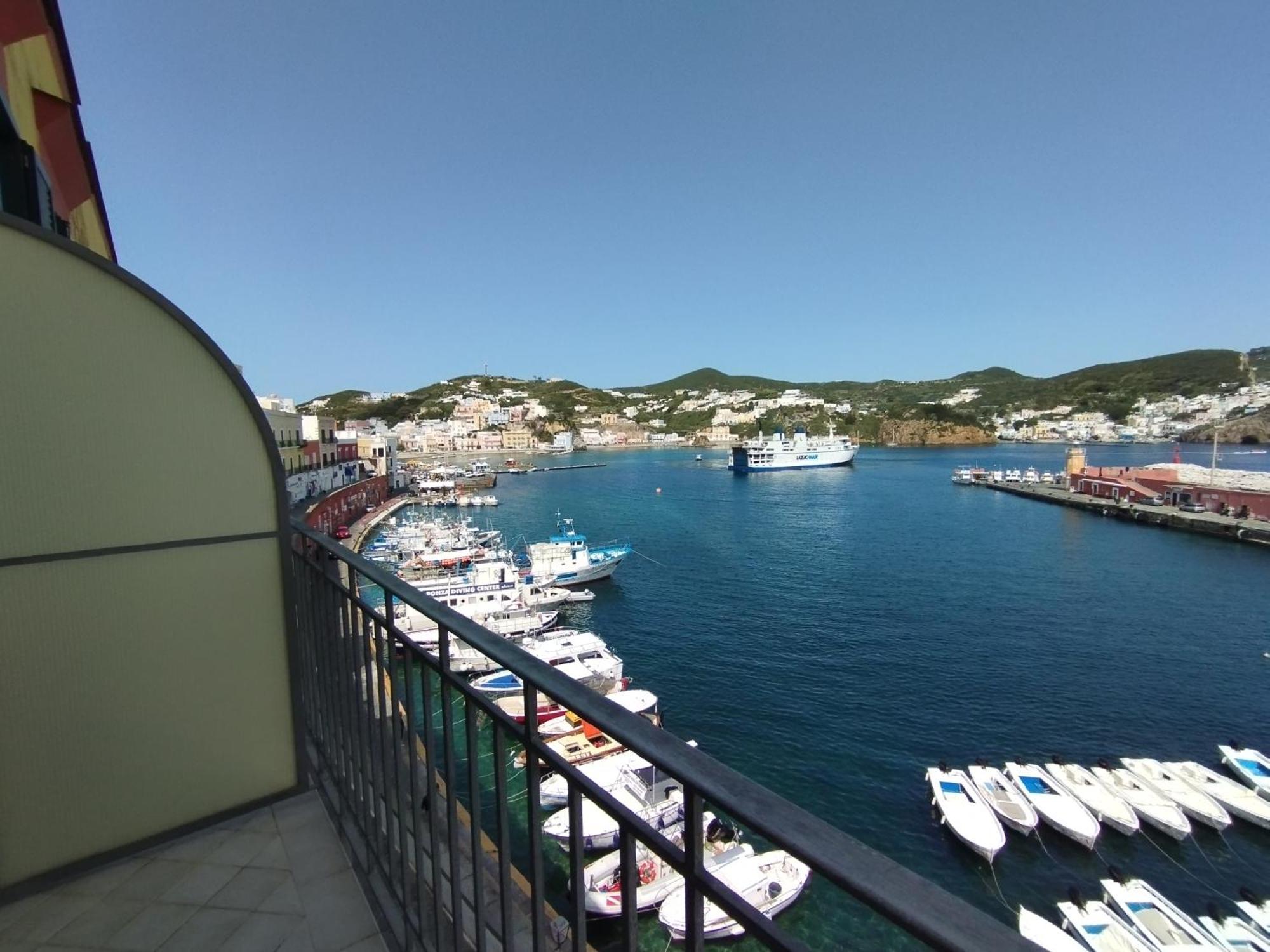 Locanda Mari Ponza Exterior photo