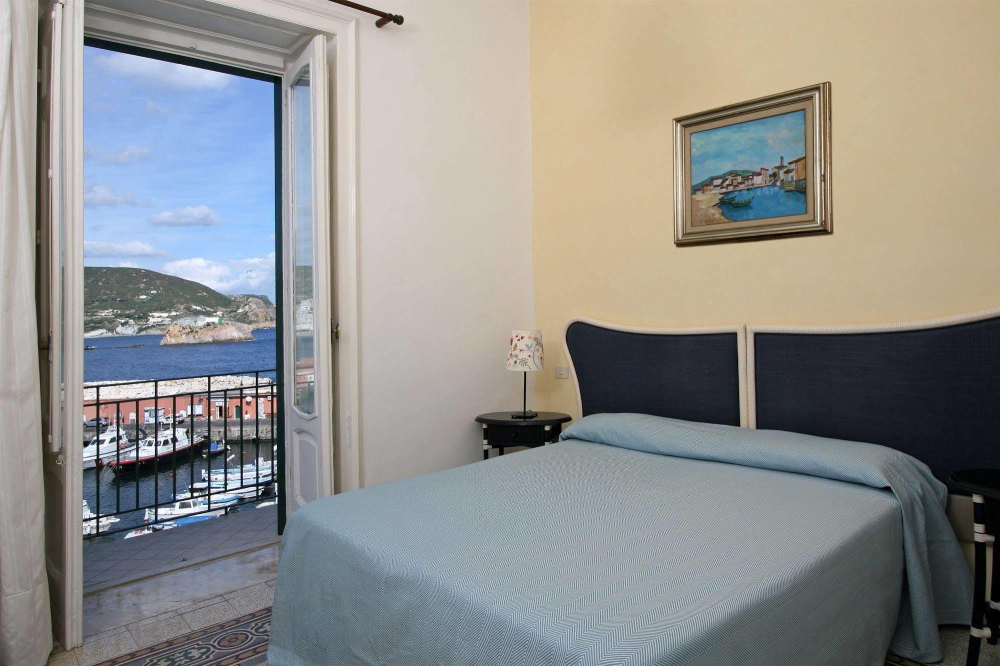 Locanda Mari Ponza Exterior photo