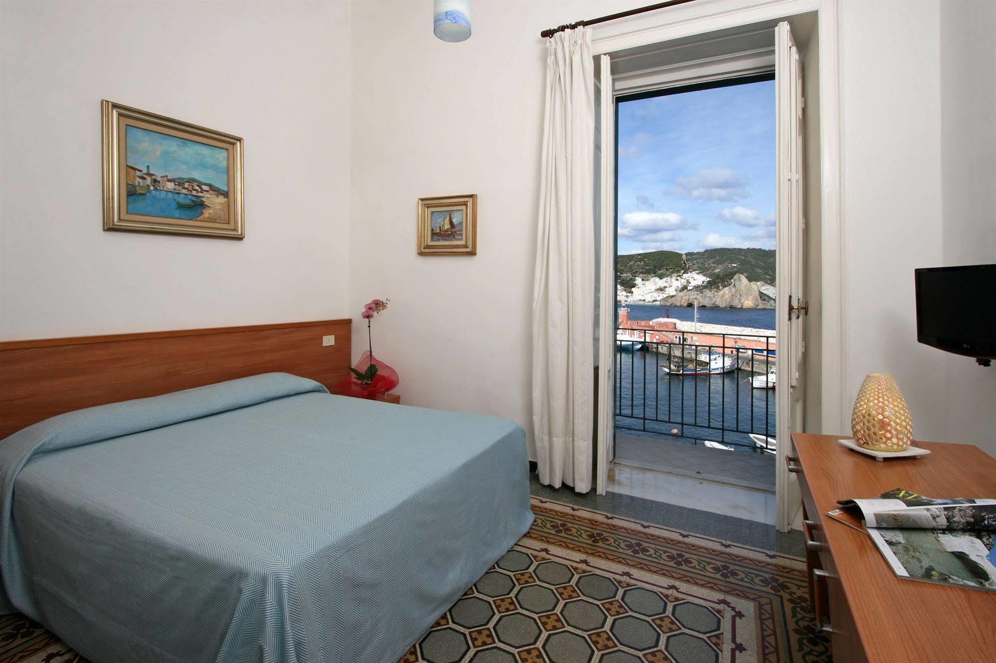 Locanda Mari Ponza Exterior photo